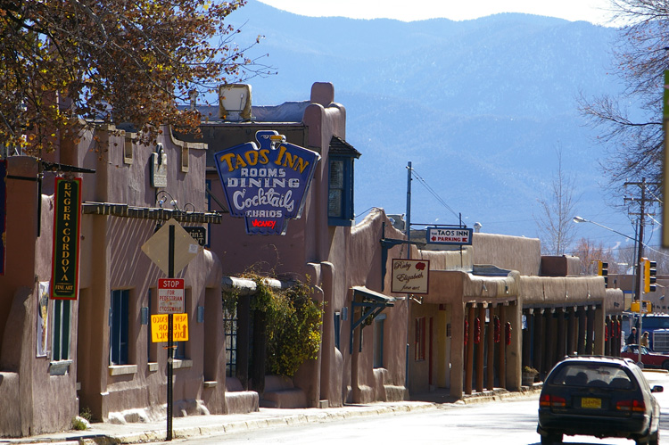Taos Inn, downtown