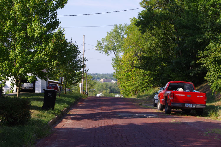 neighborhood scene in Ottumwa, IA